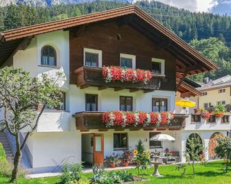 Ferienwohnung In Flirsch - Flirsch - Building
