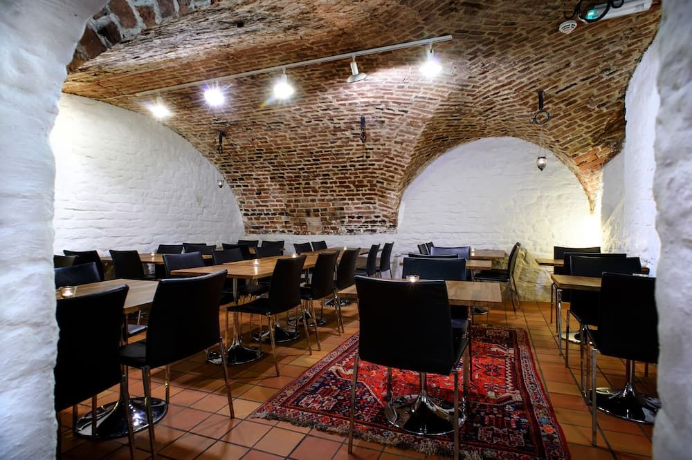 Restaurant view of Hellstens Malmgård