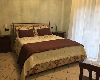 B&B Villa Lina - Desenzano del Garda - Sovrum