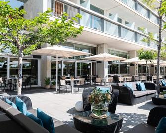 Atenea Port Barcelona Mataro - Mataró - Patio