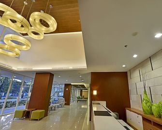 Whiz Prime Hotel Pajajaran Bogor - Bogor - Lobby