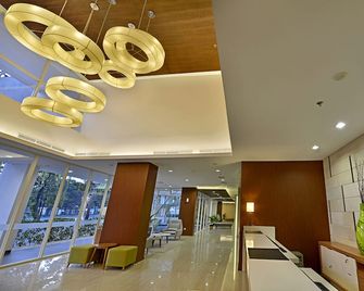 Whiz Prime Hotel Pajajaran Bogor - Bogor - Lobby