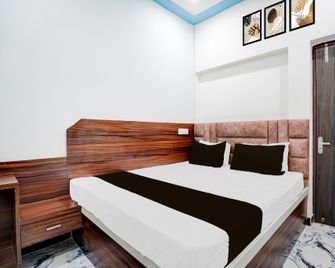 Hotel O Singh Shab - Orchha - Bedroom