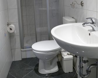 Ferienwohnung am Markt - Biesenthal - Baño
