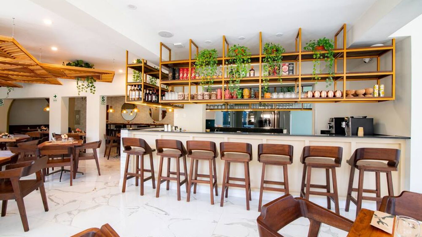 El Tumi Hotel