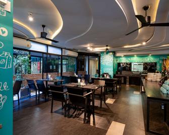 Cross Vibe Chiang Mai Decem - צ'אנג מאי - מסעדה