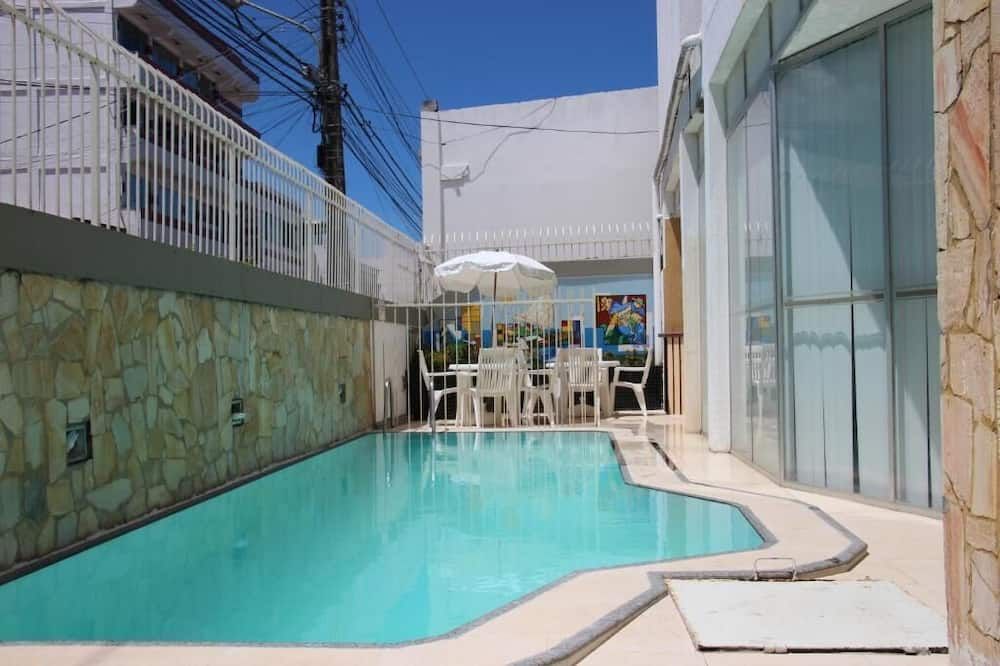 ريد أندراد جانجاديرو - أراكاجو - حوض السباحة