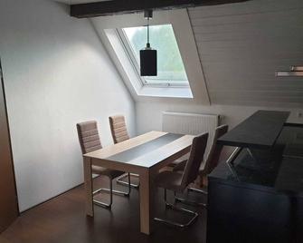 Spacious family-friendly 4-room apartment - Kirchheim unter Teck - Essbereich
