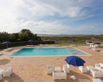 Oasi Guzzetta Hotel&Case Vacanze - Marsala - Zwembad