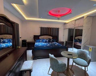 T-Roys Apartments - Accra - Slaapkamer