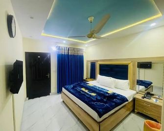 Hotel new royal palace - Lahore