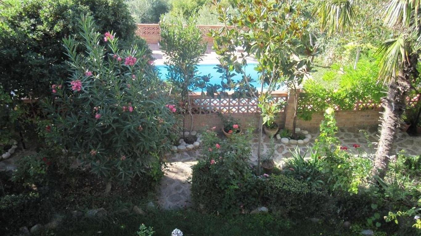 La Finca Mercedes