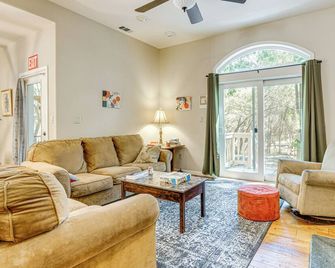 All-season Outdoor Base Camp: Gold Country Home! - Sutter Creek - Wohnzimmer