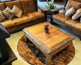 Pousada Renovo da Serra - Nova Friburgo - Living room
