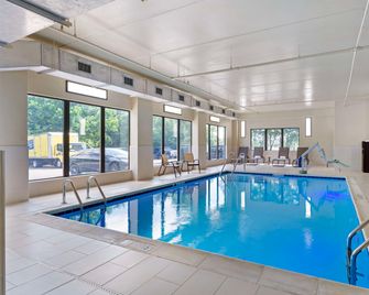 Best Western Plus Thornburg Inn & Suites - Thornburg - Pool