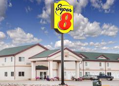 Super 8 by Wyndham Kindersley - Kindersley - Gebouw