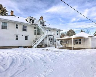 2nd-Floor Dillon Apt - Near University and Fishing! - Dillon - Budova
