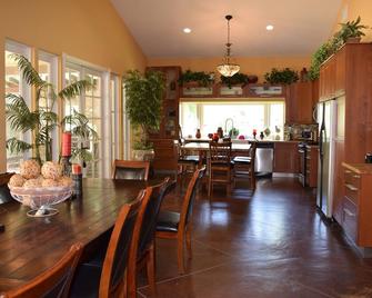 Casa Verde - Southern California Escape - Bonsall - Dining room