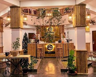 Pu Pah Kanna Pua - Pua - Front desk