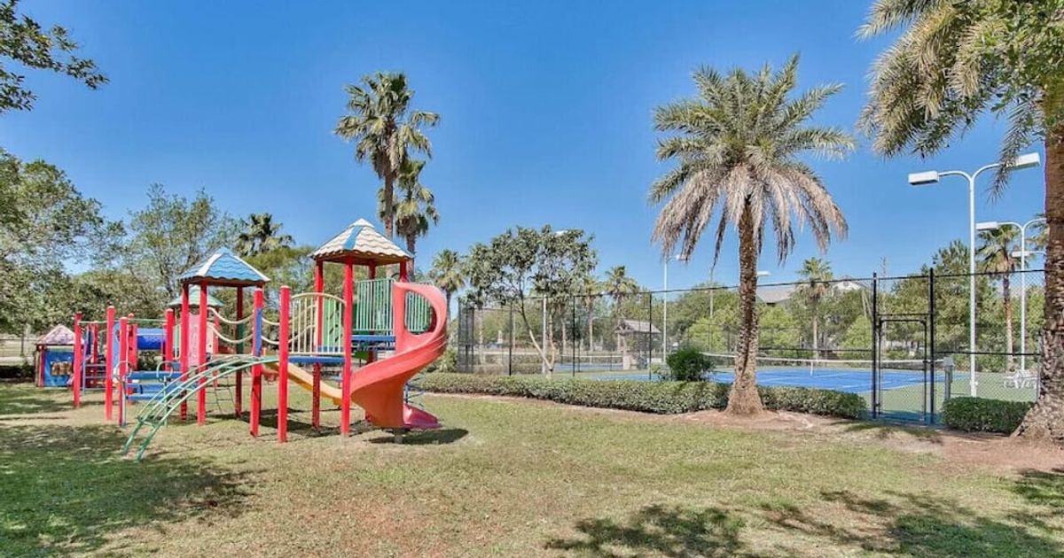 1215 A Slice of Heaven Destin! Pool View! from 159. Destin Hotel