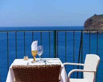 Inn & Art Madeira - Caniço - Balcony