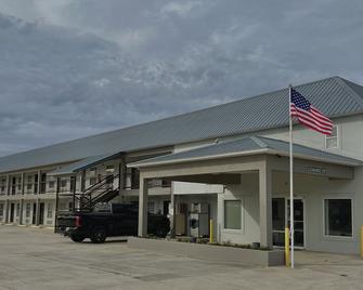 Garden Inn & Suites - Metter - Building