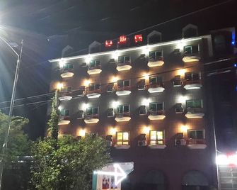 Saipan Motel with Sea View - Ganghwa-gun - Building