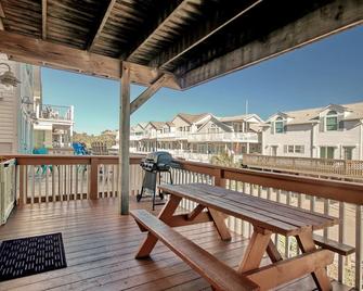 Ocean Views from both levels of this house. - Socastee - Balcony