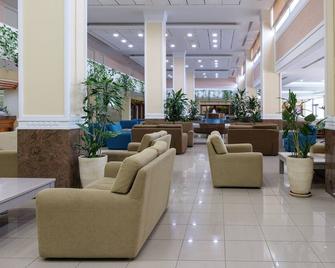 Avanti Hotel - פאפוס - לובי