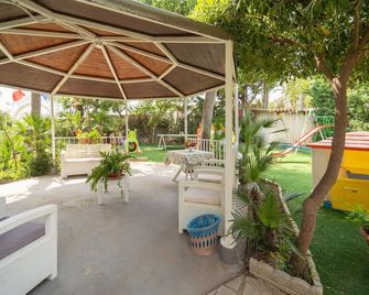 2 Bedroom Gorgeous Home In Sciacca - Sciacca - Patio