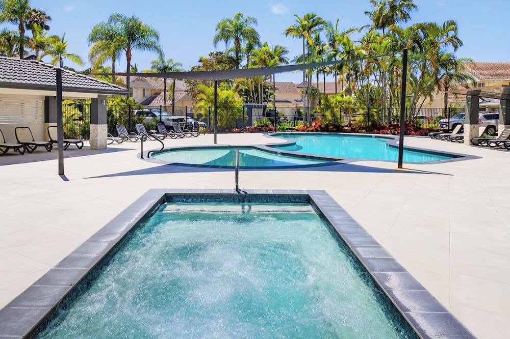 Isle Of Palms Resort - Elanora - Piscina