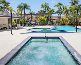 Isle Of Palms Resort - Elanora - Piscina