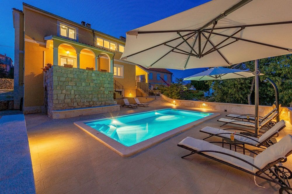 فيلا سالي - Sali - حوض السباحة