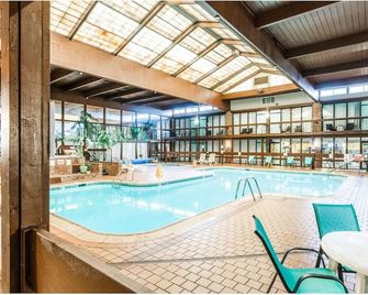 Altoona Grand Hotel - Altoona - Πισίνα