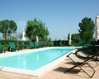 Residenza Porta Guelfa - Bevagna - Piscina