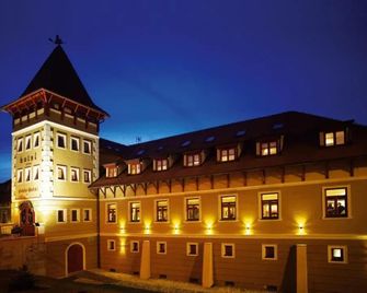 Hotel Peklo - Komárno - Clădire