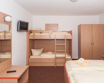 سبورتبنسيون دريسدين - درسدين - غرفة نوم