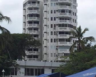 El Rodadero living in Macondo - Gaira - Edificio