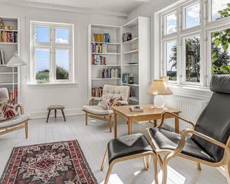 5 bedroom nice home in Svaneke - Svaneke - Sala de estar