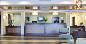 Best Western Thompson Hotel & Suites - Thompson - Reception