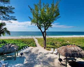 Gulf Views - No Stairs - Directly “On the Beach” - Jensen's 'On the Gulf' - Cozy Suite 1 - Captiva - Plage