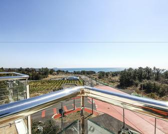Jungmun Oceanblue Hotel - Seogwipo - Balcón