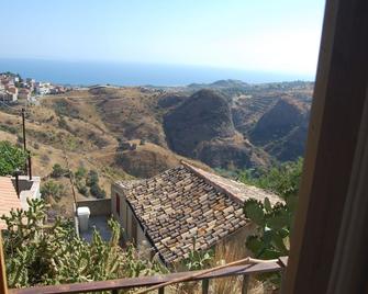 Case Rurali Pentedattilo - Melito di Porto Salvo - Balkon
