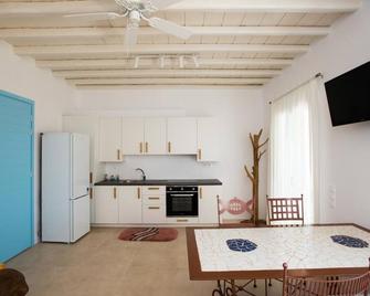 Amazing view at Agios Sostis beach - Agios Stefanos - Kitchen