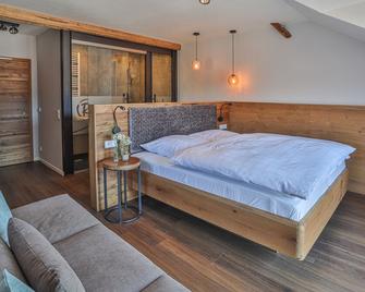 Hotel-Gasthof Zum Bach - Neukirchen beim Heiligen Blut - Bedroom