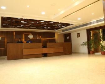 Hotel Golden Fortune - Azamgarh - Recepción