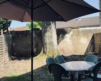 Grand Appartement La Campagne - Celles-sur-Plaine - Patio