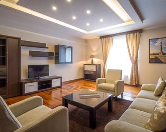 Feel Belgrade Apartments - Belgrade - Living room