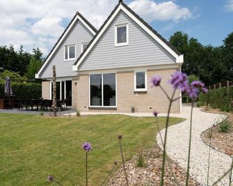 Villa in Zeewolde near Horsterwold Forest - Zeewolde - Edificio