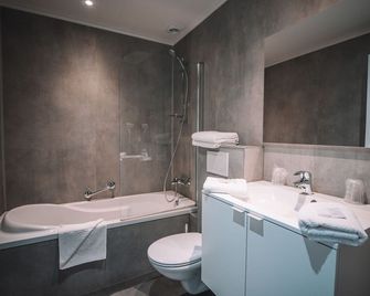 Hotel Le Midi - Verviers - Bathroom